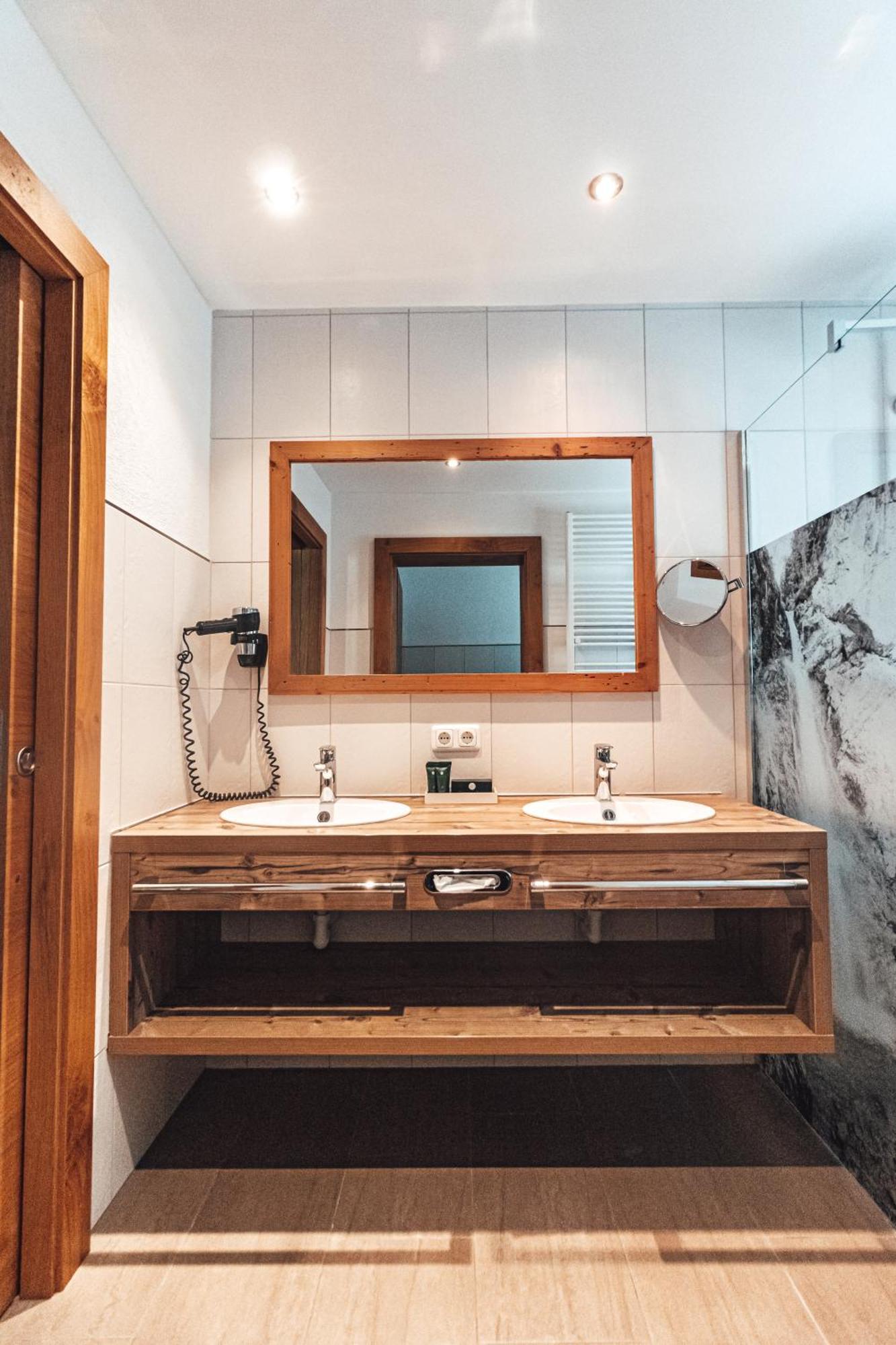 Hotel Chalets Grosslehen Fieberbrunn Pokoj fotografie